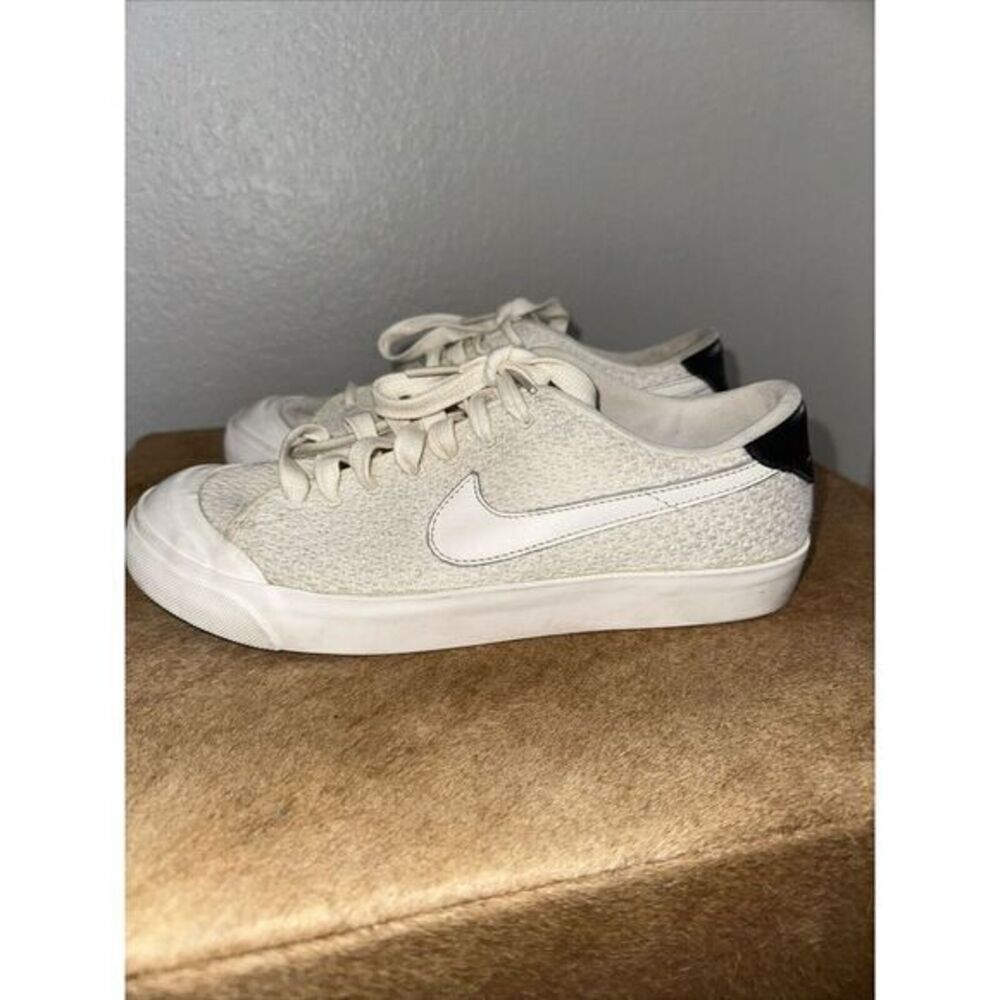 Nike All Court 2 Canvas‎ Womens Mesh 896500-100. Size 8. Great Condition